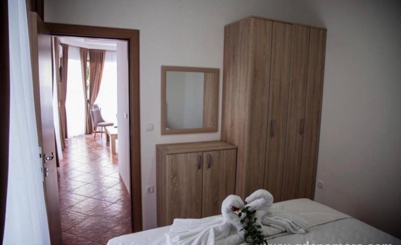 Delux Apartmani Dobrá Voda Exterior foto